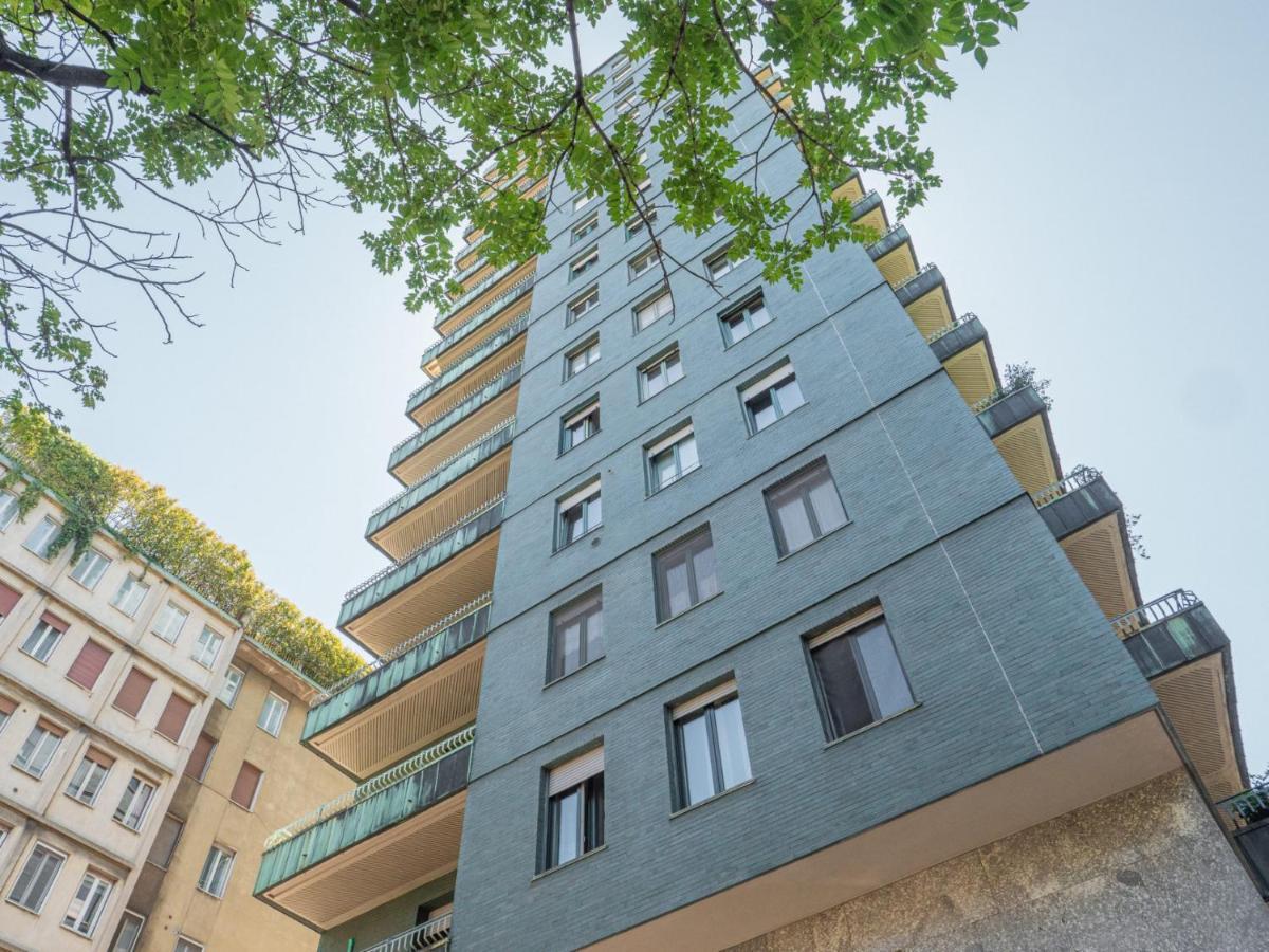 The Best Rent - Spacious One-Bedroom Apartment In Moscova District Milan Bagian luar foto