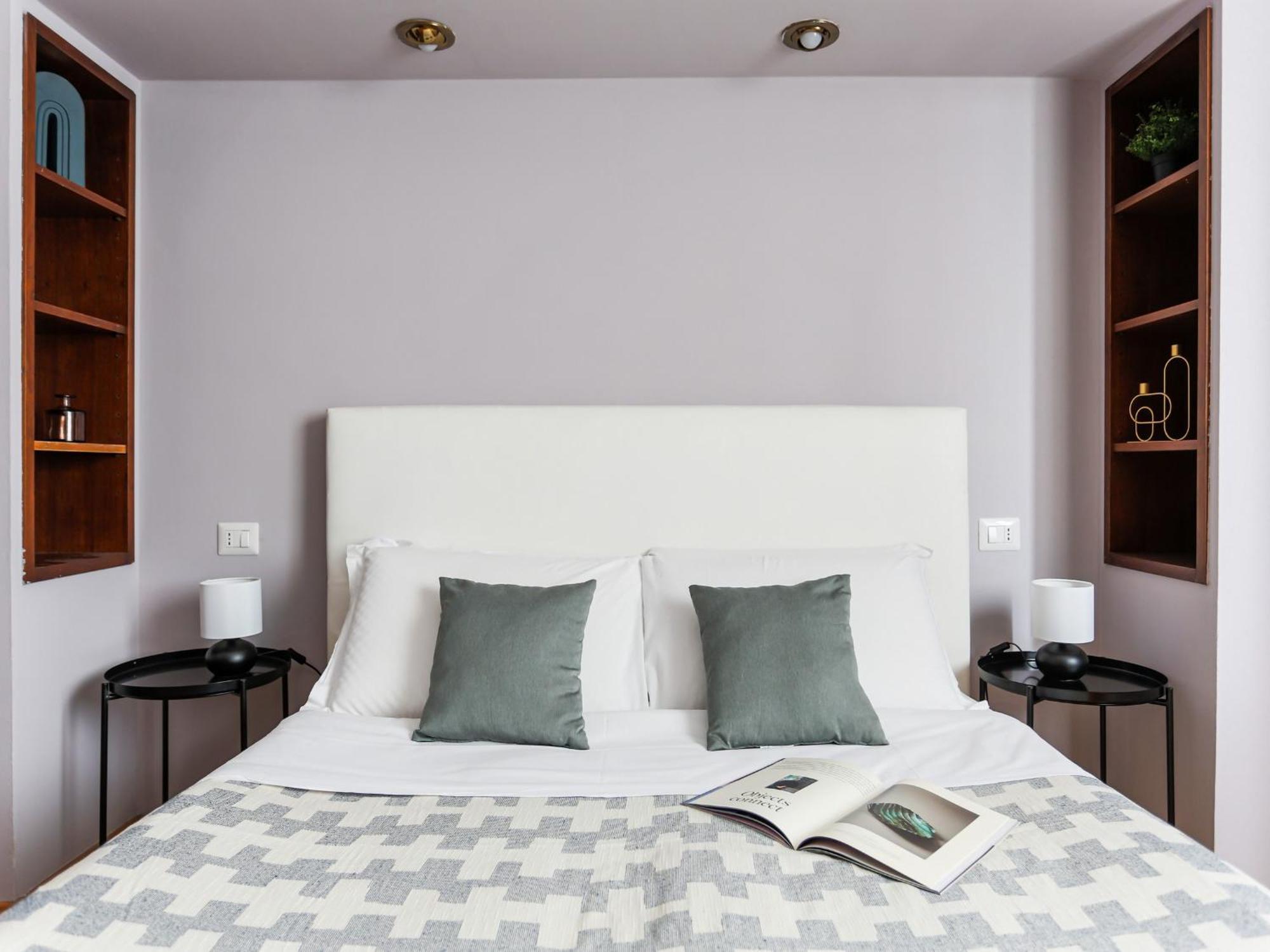 The Best Rent - Spacious One-Bedroom Apartment In Moscova District Milan Bagian luar foto