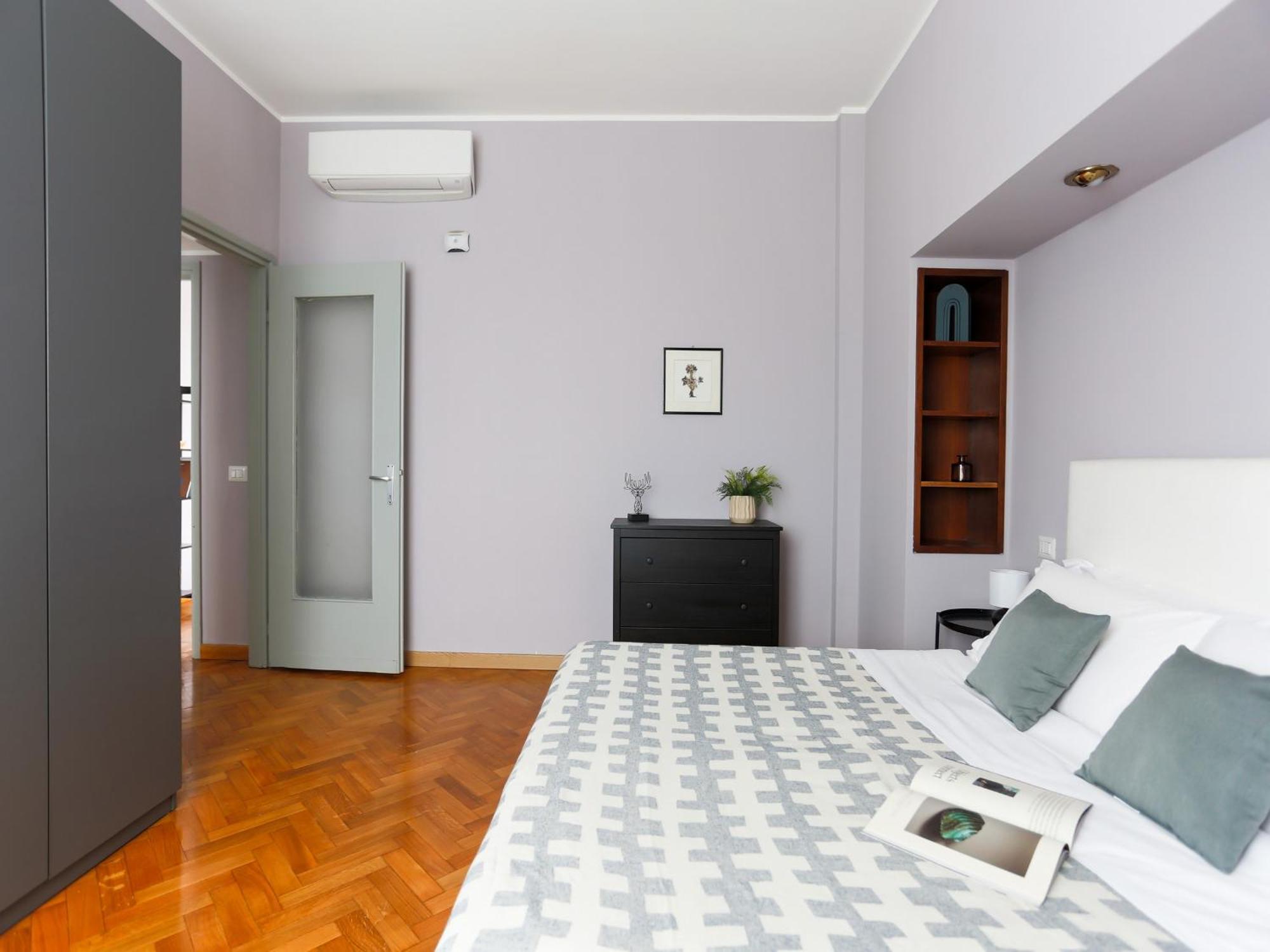 The Best Rent - Spacious One-Bedroom Apartment In Moscova District Milan Bagian luar foto