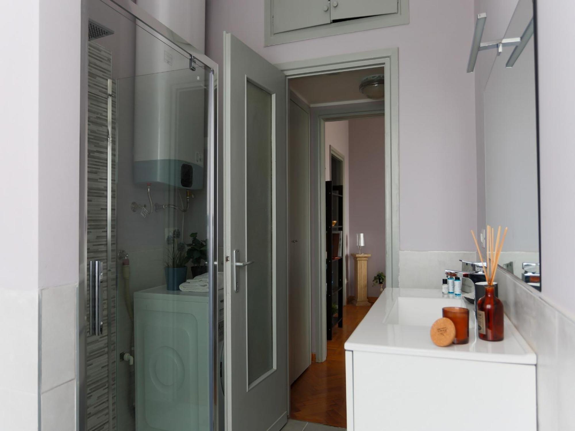 The Best Rent - Spacious One-Bedroom Apartment In Moscova District Milan Bagian luar foto